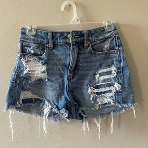 AMERICAN EAGLE RIPPED JEAN SHORTS